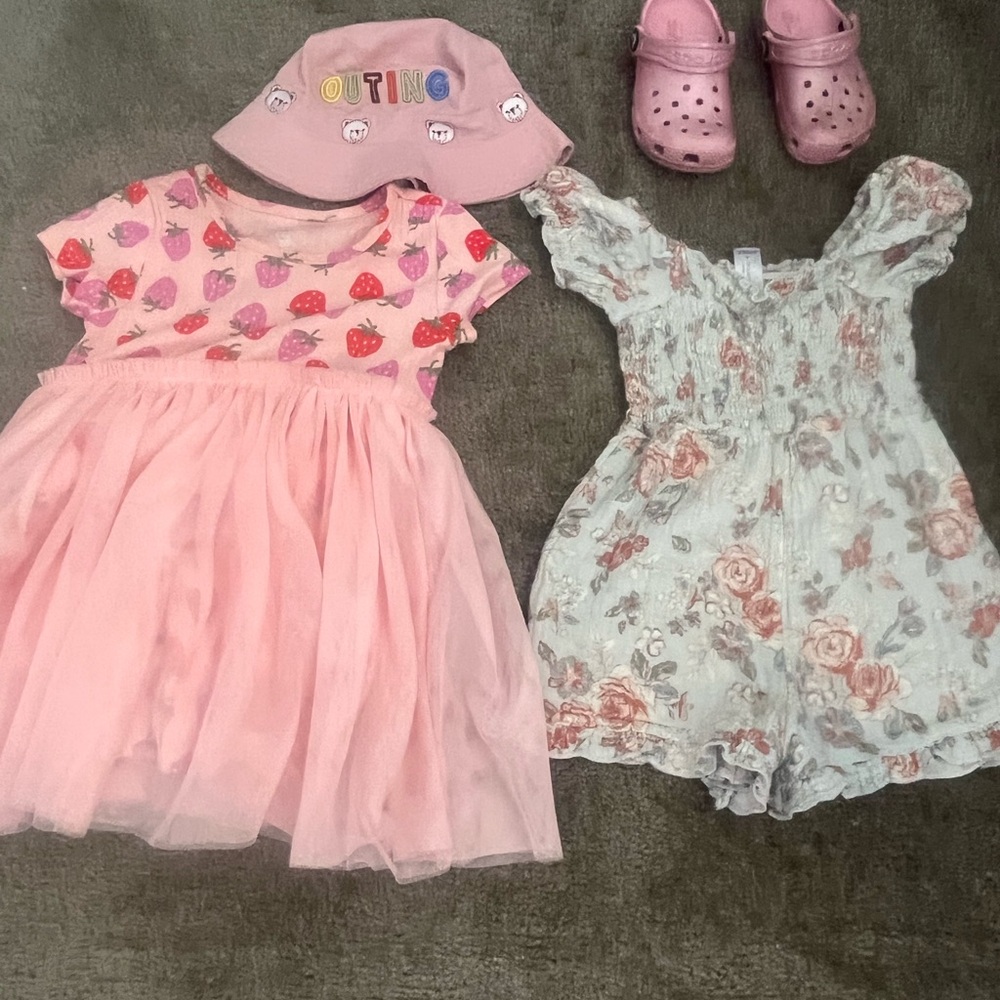 Size 7 Crocs + 3T Girls Dress 👗 Bundle 6 items total